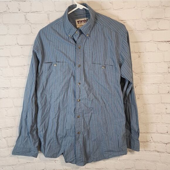 Men's Wrangler longsleeve button-down shirt, size Medium - Picture 1 of 3